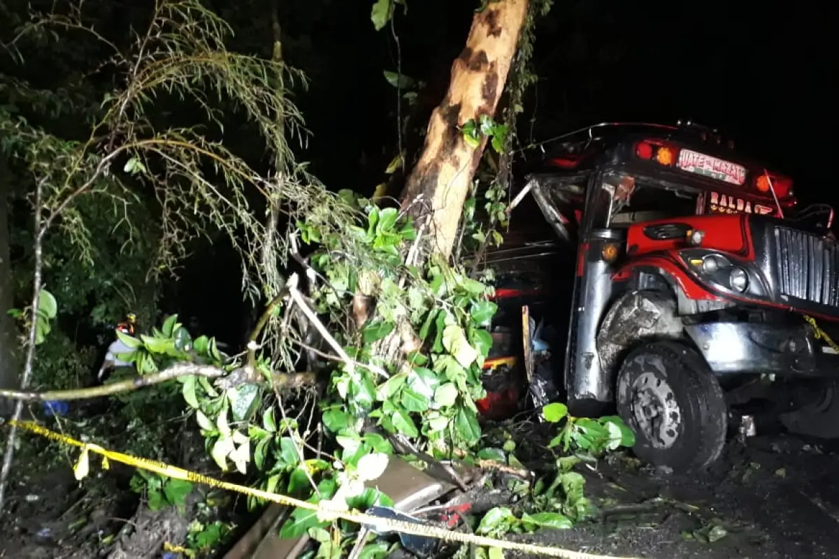 accidente de bus Siquinala Escuintla Emisoras Unidas Guatemala, 