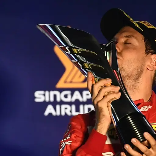 AUTO-PRIX-SIN-F1-PODIUM- Vettel ,