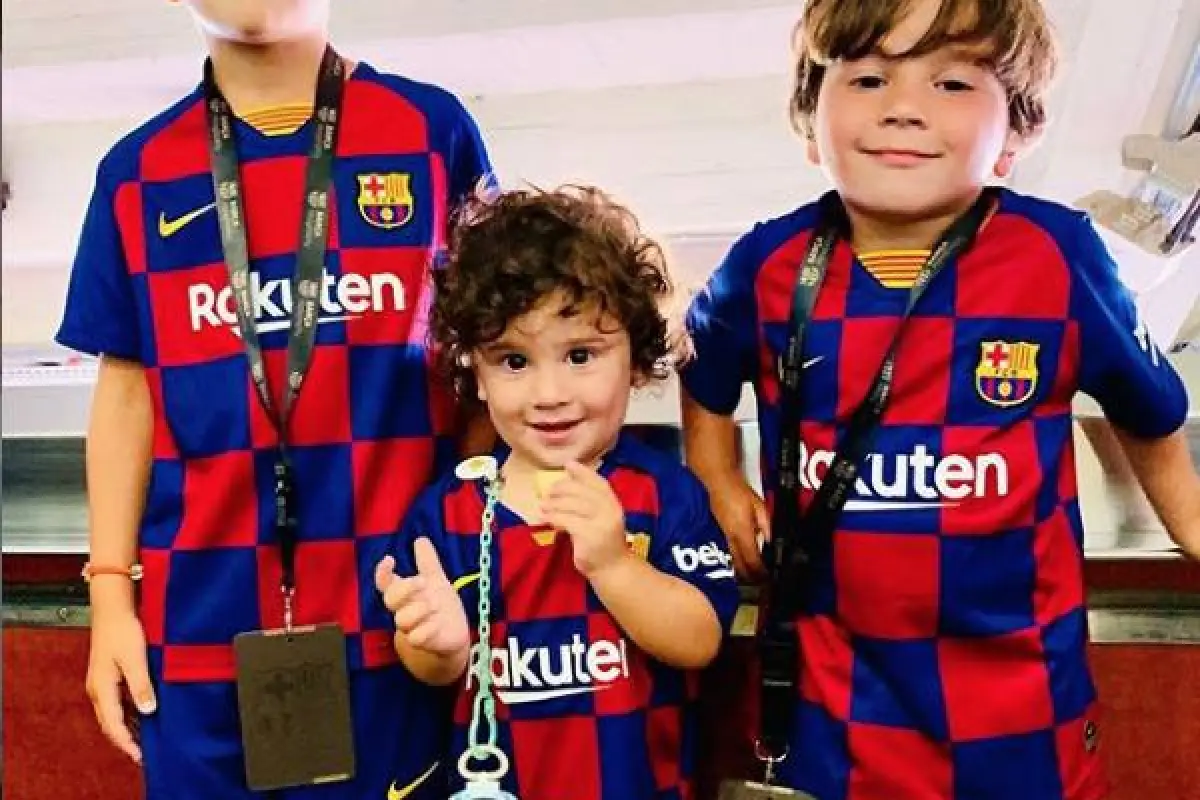 El hijo mayor de Lionel Messi, Thiago, convirtió un gol en un amistoso de las infantiles del Barcelona y el video se hizo viral.