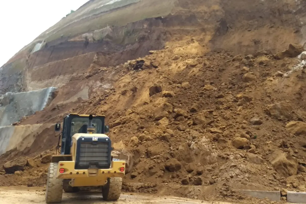 nuevo desprendimiento derrumbe libramiento chimaltenango, 