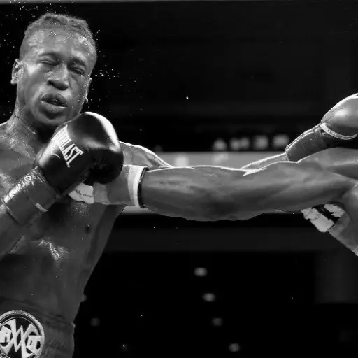 Boxeador fallece blanco y negro ,