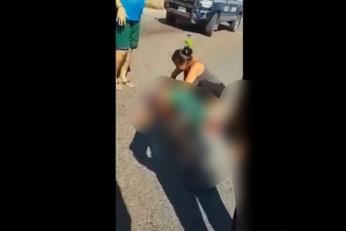 tras-chocar-su-motocicleta-contra-tractor-tres-jovenes-mueren-en-navolato-video, 