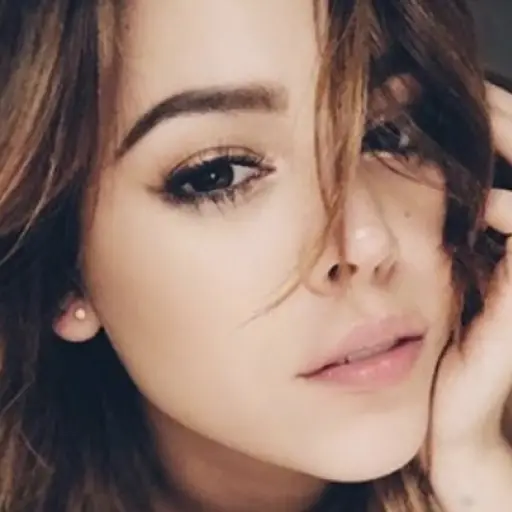 Danna Paola comparte fotografías mostrándose completamente al natural 2 ,