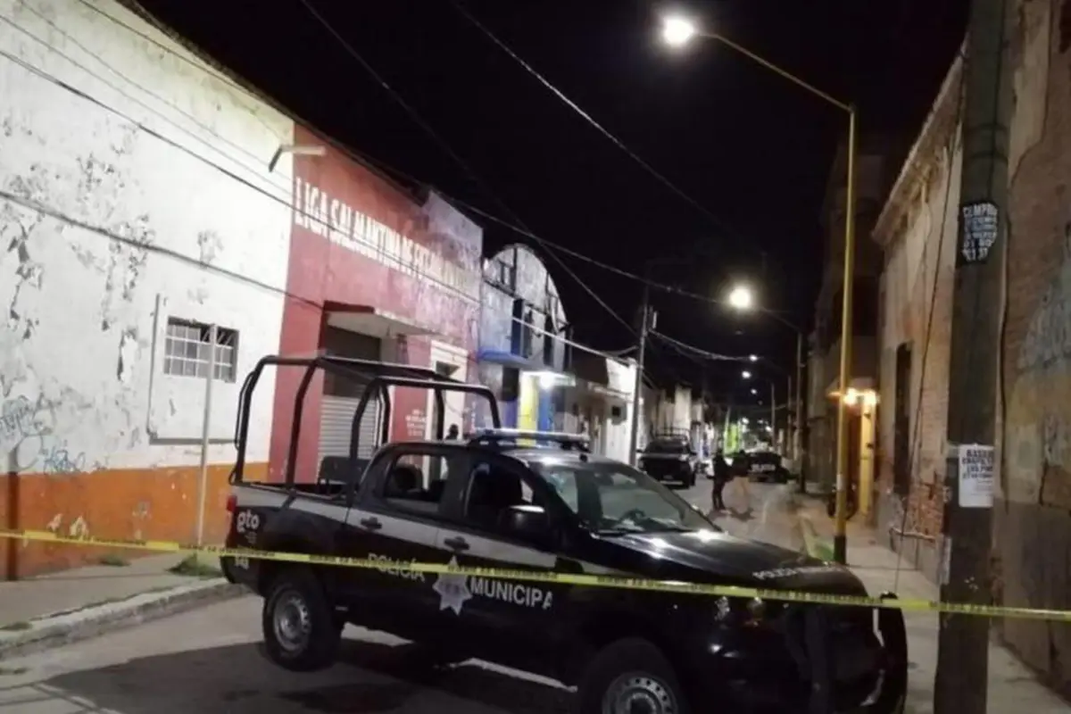 Las Fuerzas de Seguridad Pública del Estado (FSPE) bloquearon la calle donde se situaba el bar para preservar la escena del crimen