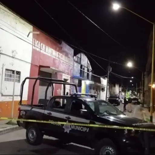 Las Fuerzas de Seguridad Pública del Estado (FSPE) bloquearon la calle donde se situaba el bar para preservar la escena del crimen