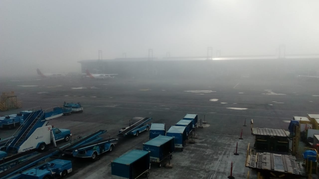 neblina sobre el aeropuerto la aurora4 | 