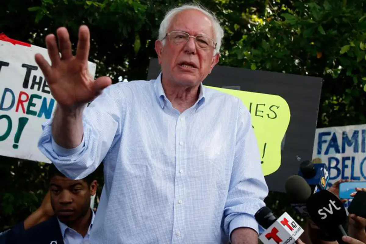 Bernie Sanders suspende campaña electoral por problema arterial