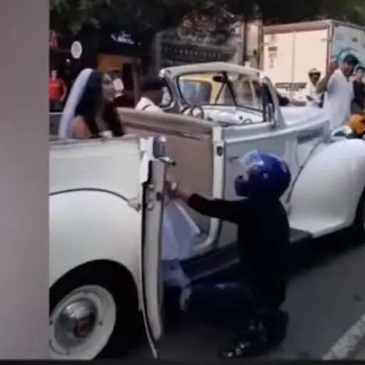 Todo ocurrió en una de las calles de Medellín, Colombia.