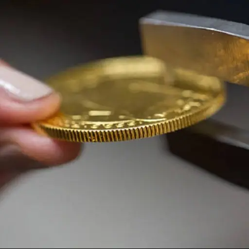 En Ciudad de México detienen a un sujeto con 20 monedas de oro