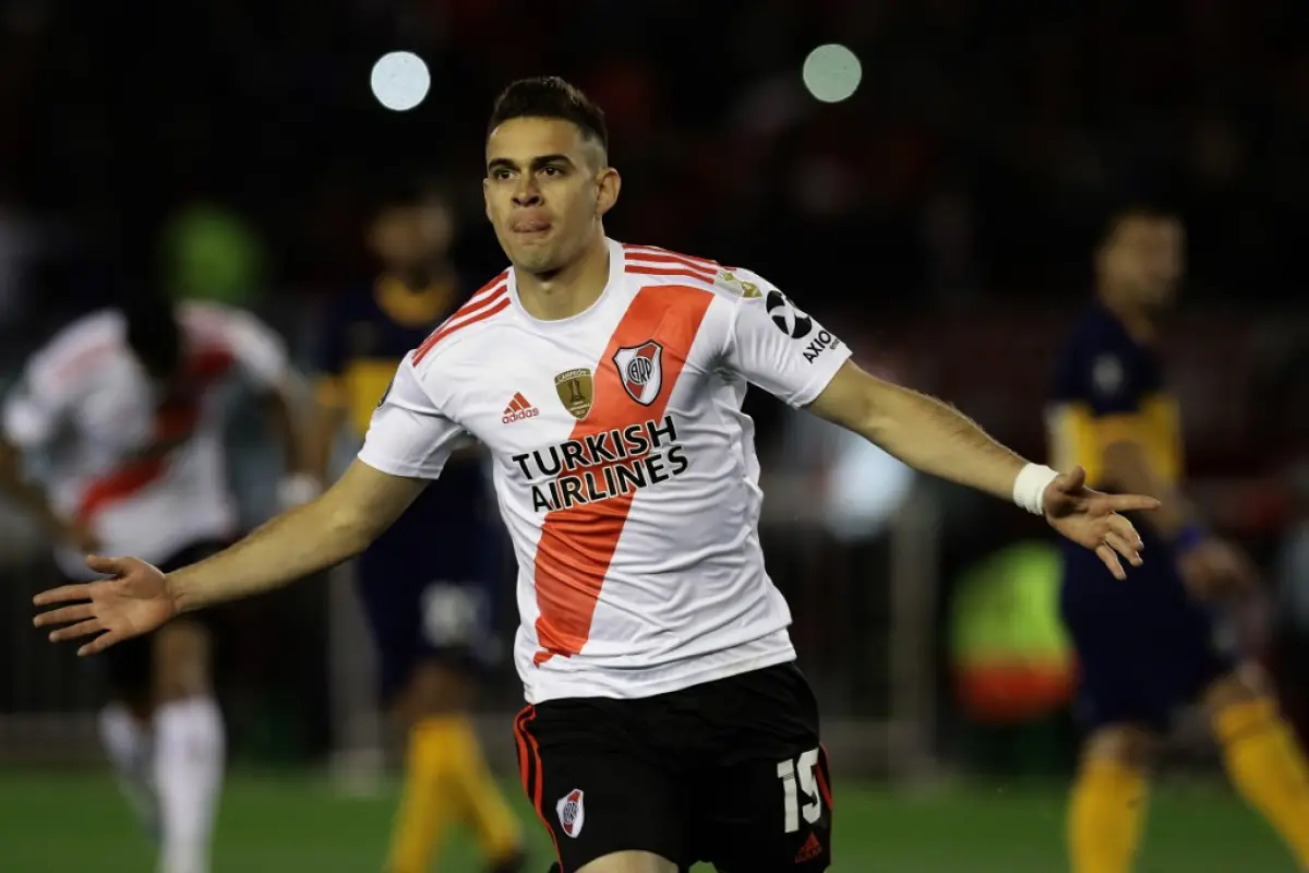 River Plate's Colombian Rafael Santos Borre celebrates after scoring a penalty against Boca Juniors during their all-Argentine Copa Libertadores semi-final first leg football match at the Monumental stadium in Buenos Aires, on October 1, 2019. (Photo by A