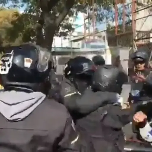 Los periodistas respondieron ante las agresiones.