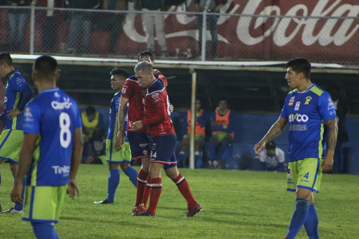 Gonzalo Vivanco goleada del Xelajú MC, 