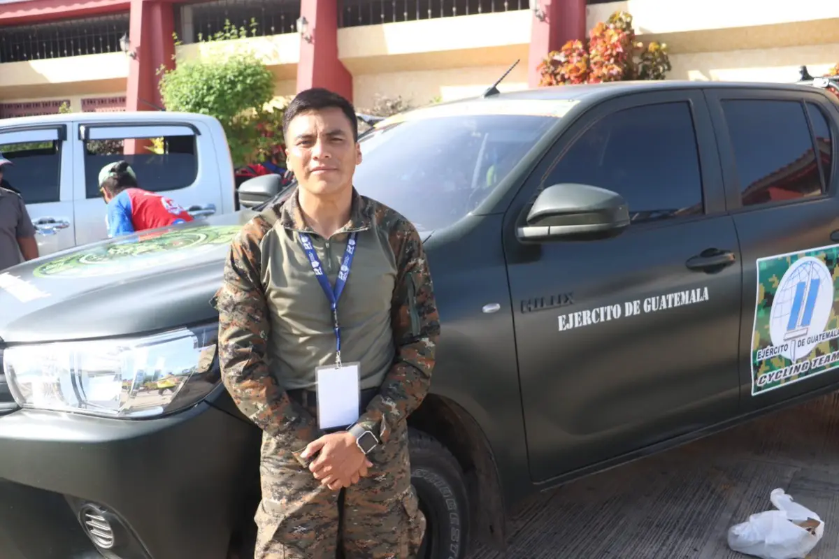 Ejército de Guatemala equipo técnico y conductor, 