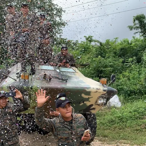 soldados en la Vuelta ,