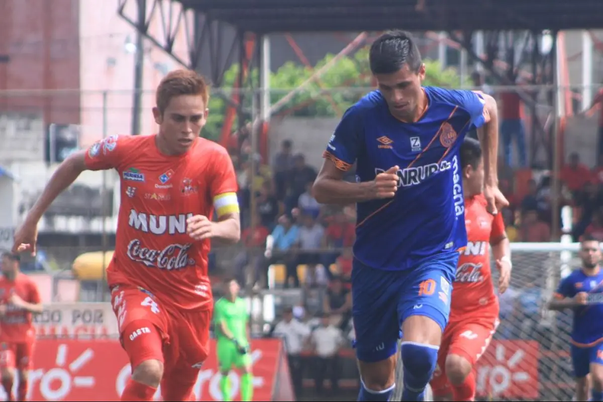 Foto Municipal | Rojos y toros empataron a dos goles en el estadio Santa Lucía 