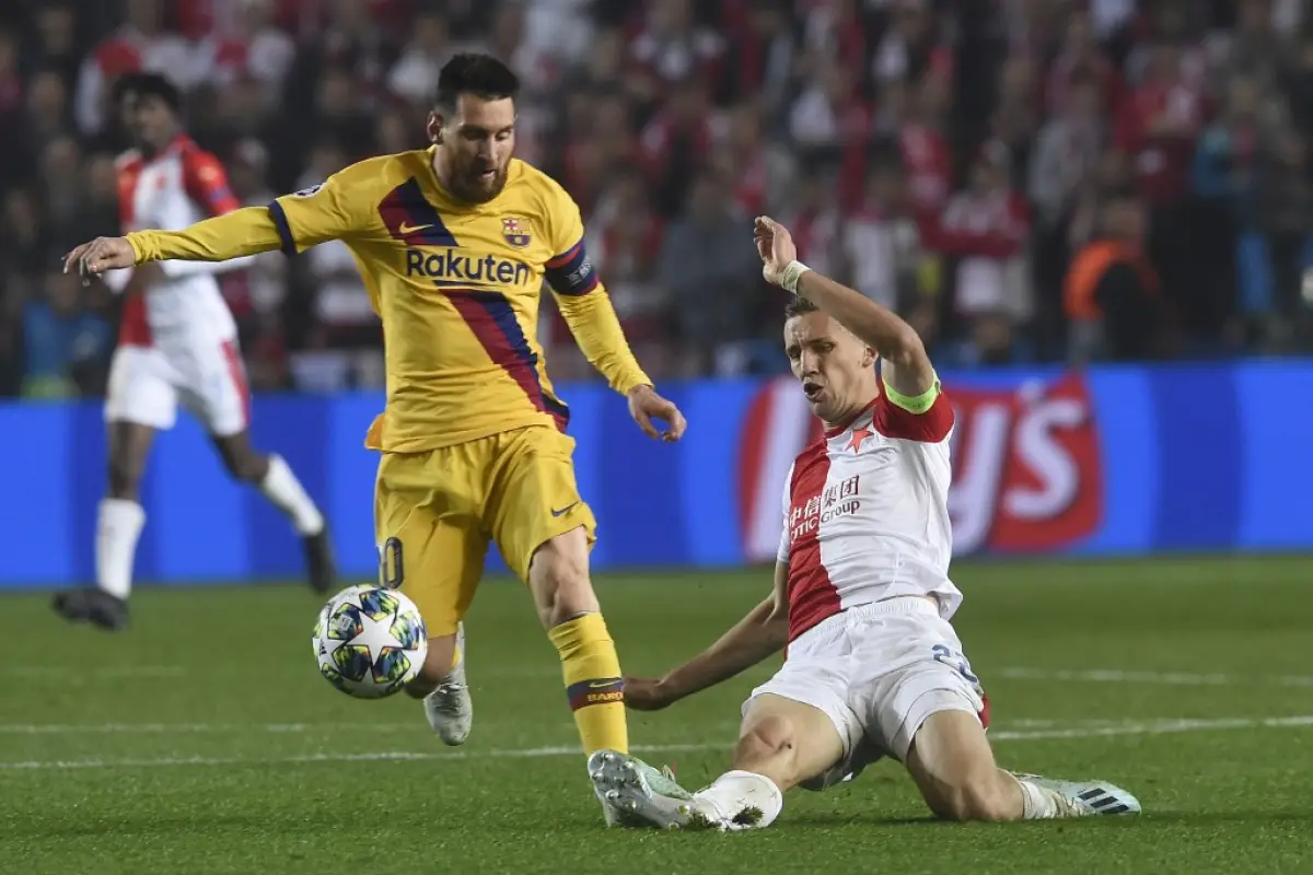 Lionel Messi durante el partido contra Slavia Praga. Foto: AFP