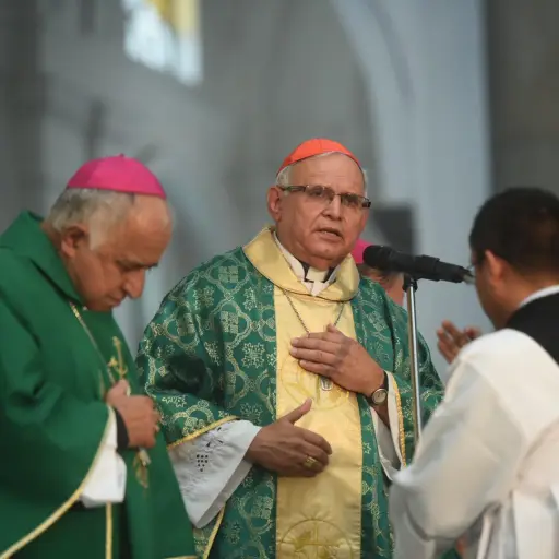 Cardenal Álvaro Ramazzini oficia misa en la Catedral Metropolitana. Foto Oliver de Ros. ,
