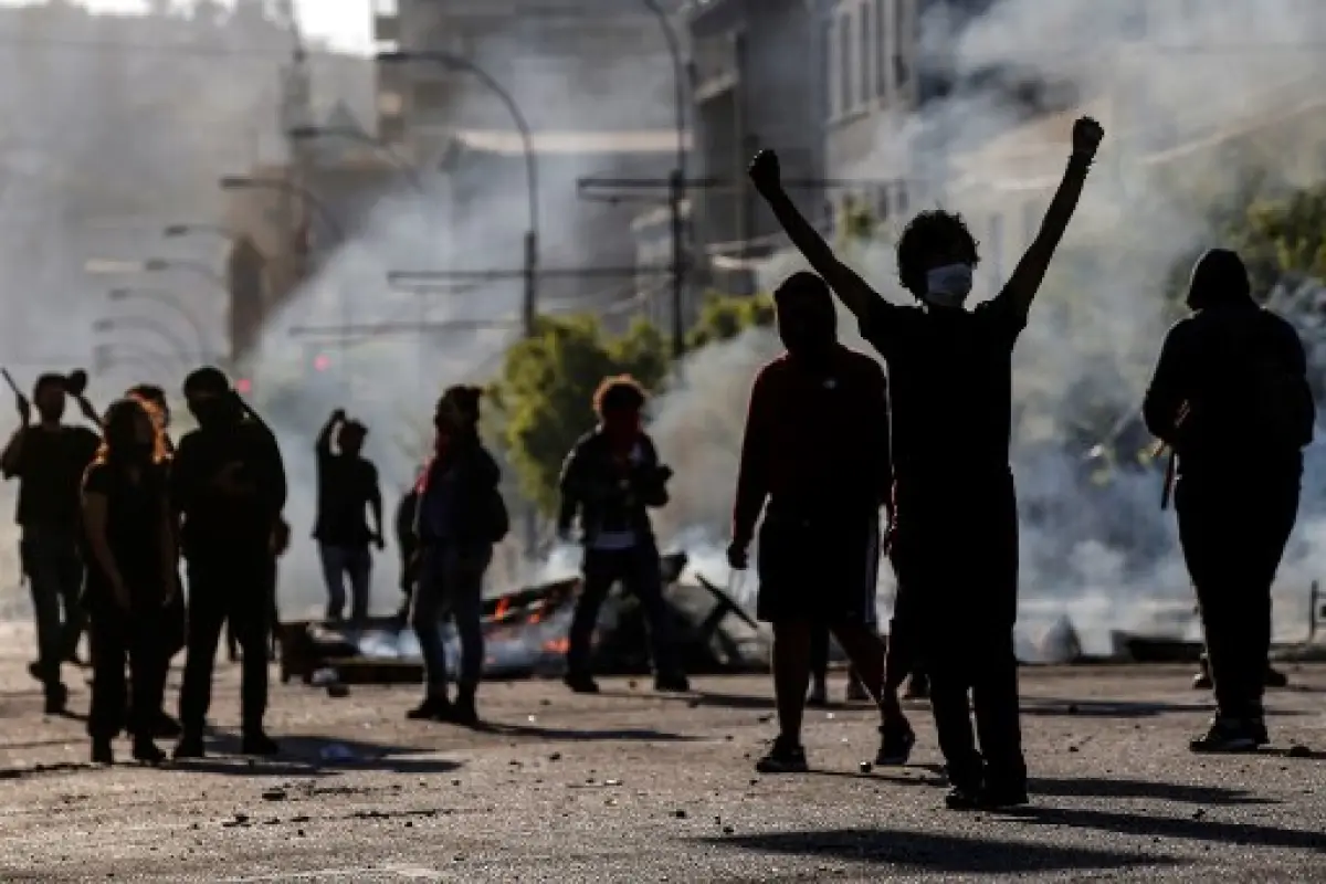 Tres días de constantes disturbios se han registrado en varias ciudades de Chile. 