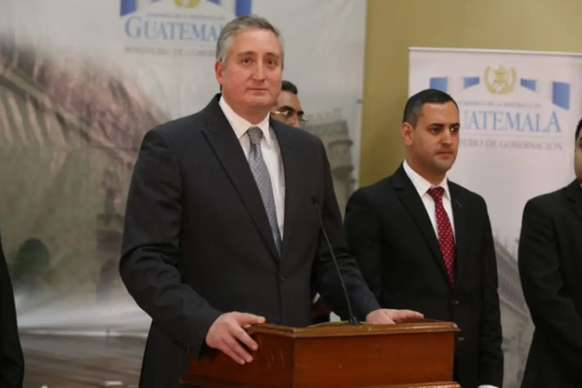 ministro de gobernacion Enrique Degenhart Emisoras Unidas Guatemala, 