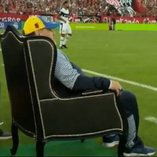 Diego recibió un homenaje. Foto: redes sociales