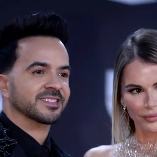 La esposa de Luis Fonsi revela que ha sido difícil su matrimonio. Foto: AFP