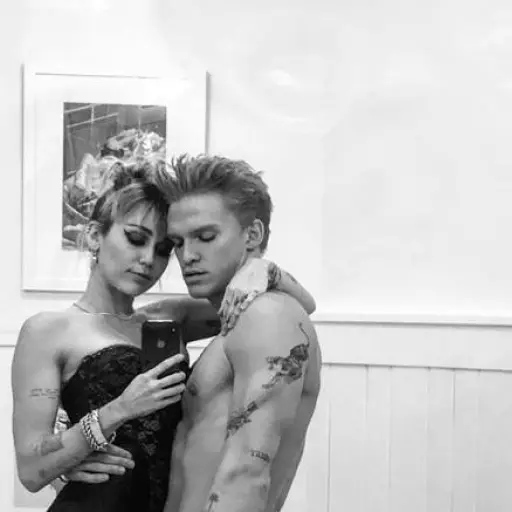 ALERTA: Myley Cyrus se quedó sin voz