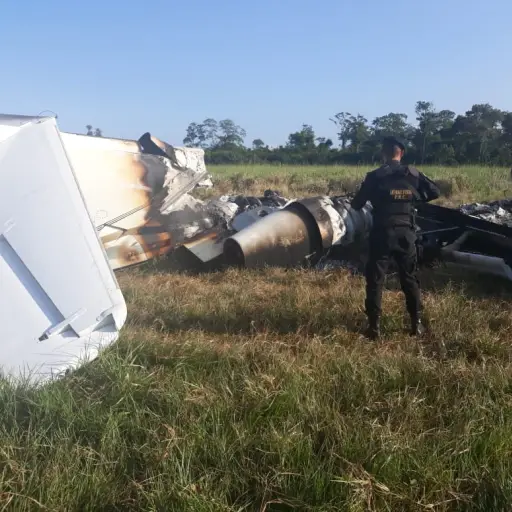 Capturan a hombre luego del aterrizaje de narcoavioneta en Petén