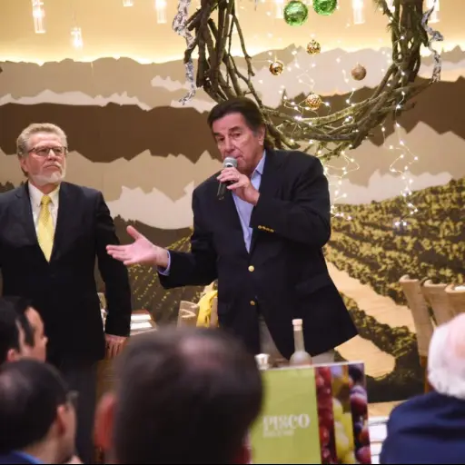 Se llevó a cabo una cata magistral del Pisco, bebida originaria de Perú.