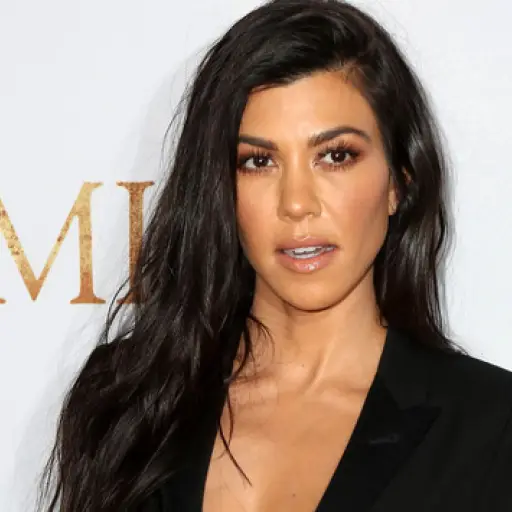 Kourtney kardashian 2 ,