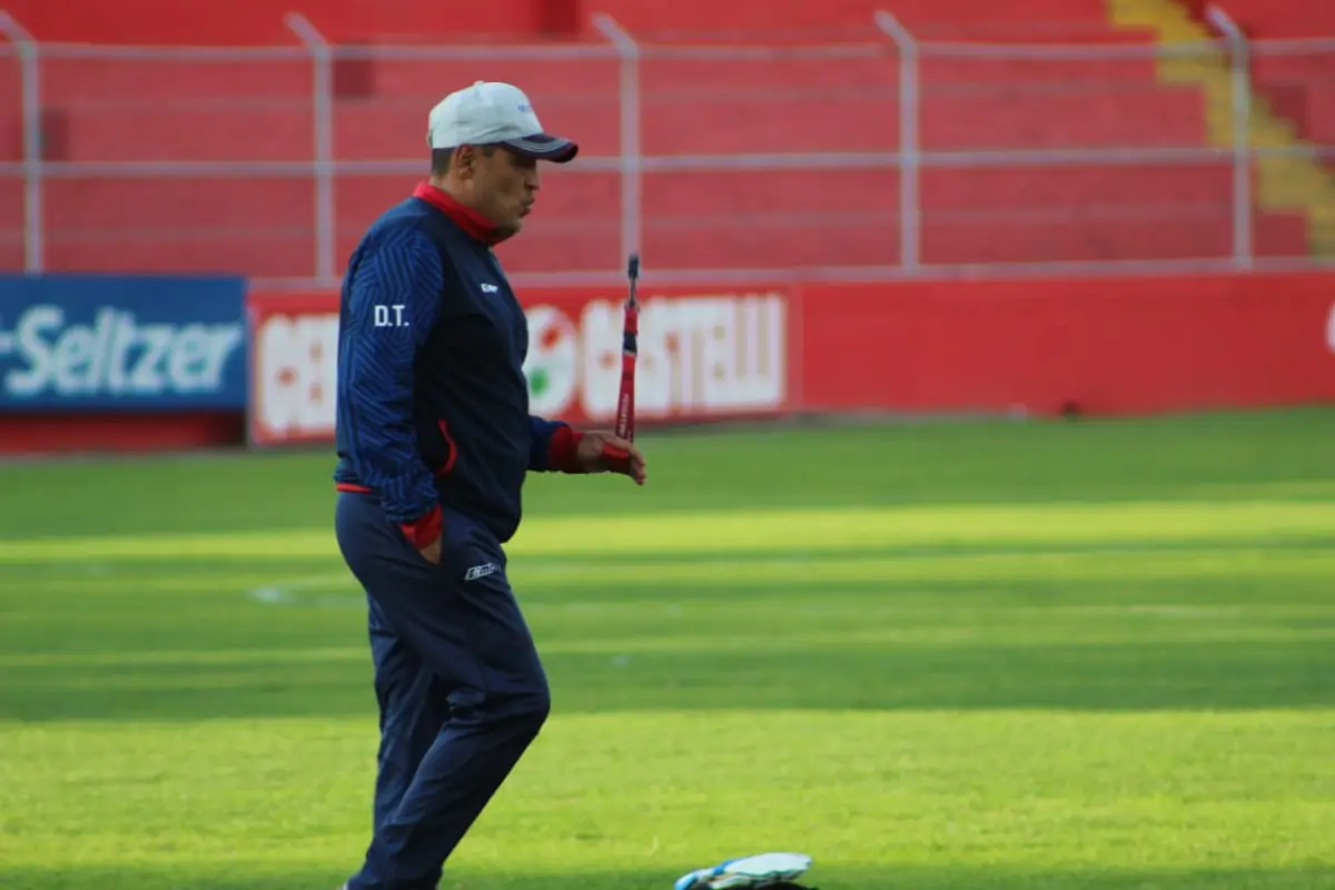 Walter Horacio González dirigio su último entreno con Xelajú. Foto: Wilber Colloy