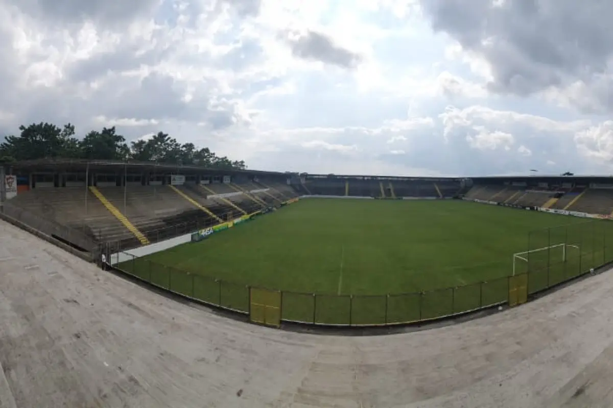 estadio Israel Barrios de Coatepeque - Emisoras Unidas, 