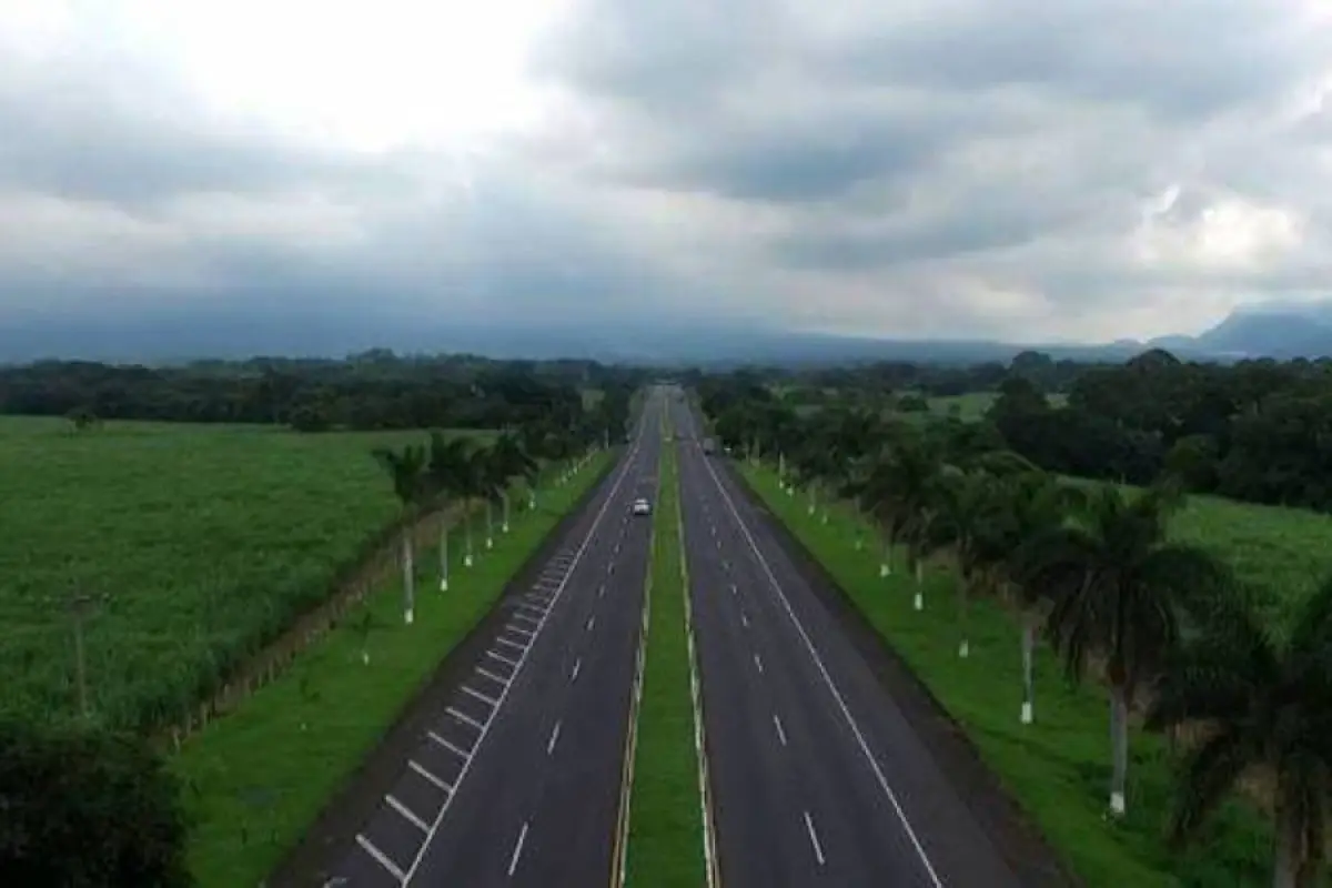 autopista puerto quetzal, 