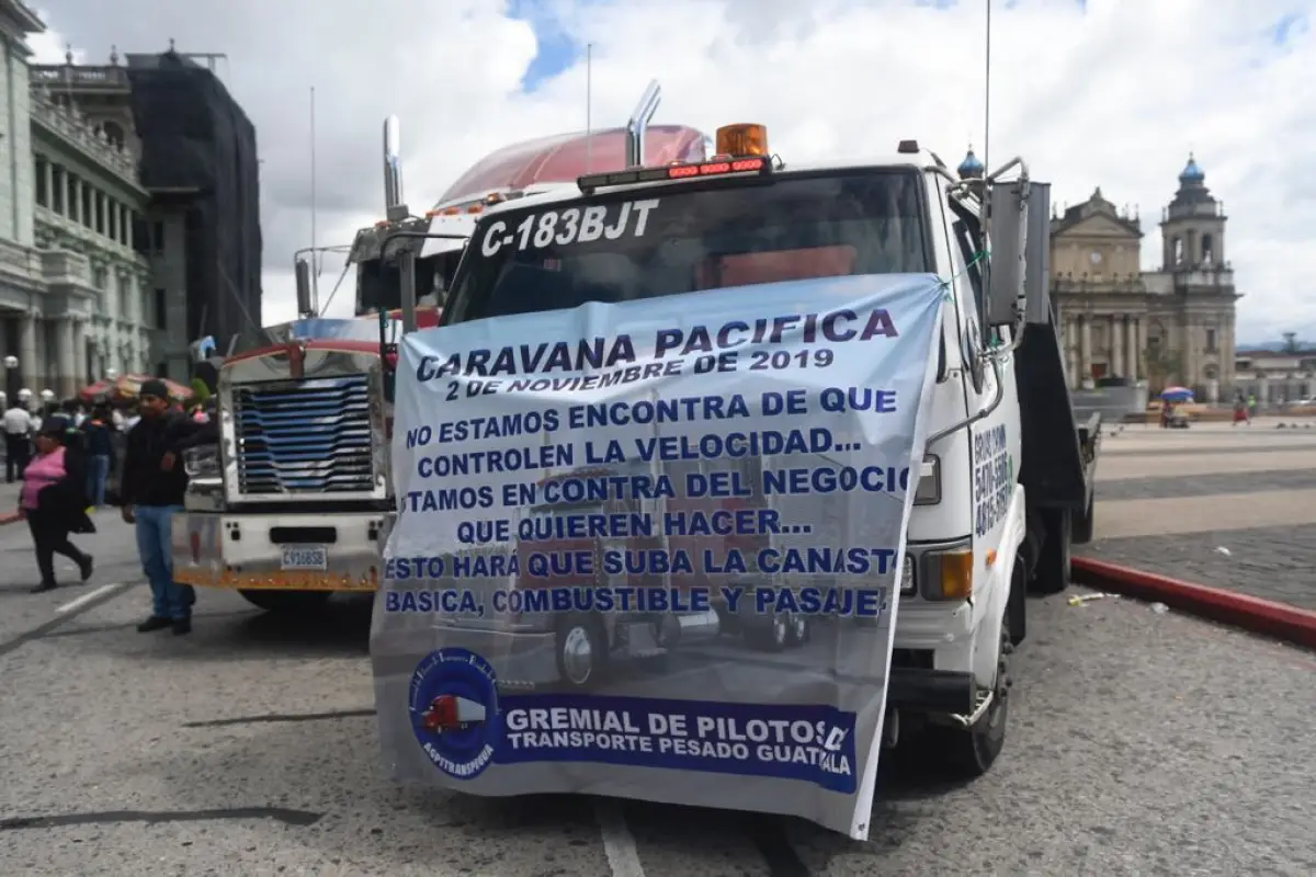 El transporte pesado protesta contra los reductores de velocidad3, 