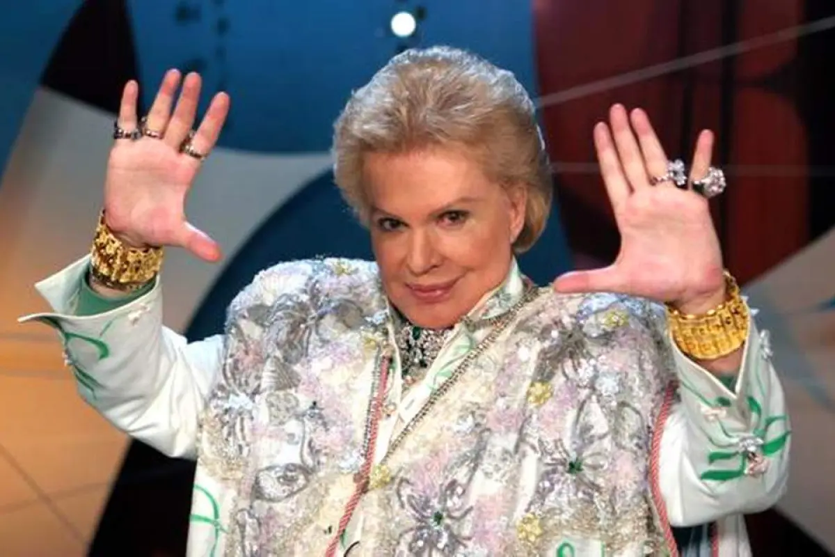 Las fotos de Walter Mercado de joven que causaron sensación muere, 