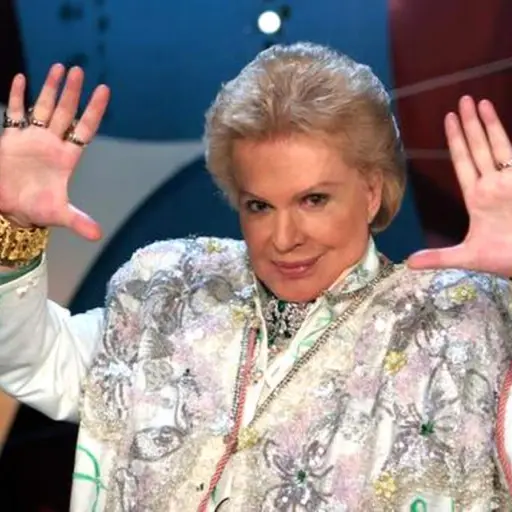 Las fotos de Walter Mercado de joven que causaron sensación muere ,