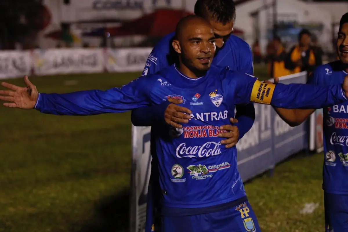 Janderson Pereira celebración ante Iztapa, 