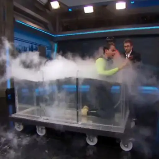 El peligroso accidente con fuego durante el experimento de agua ardiente