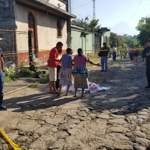 Anciano muere arrollado por un picop que retrocedía ,