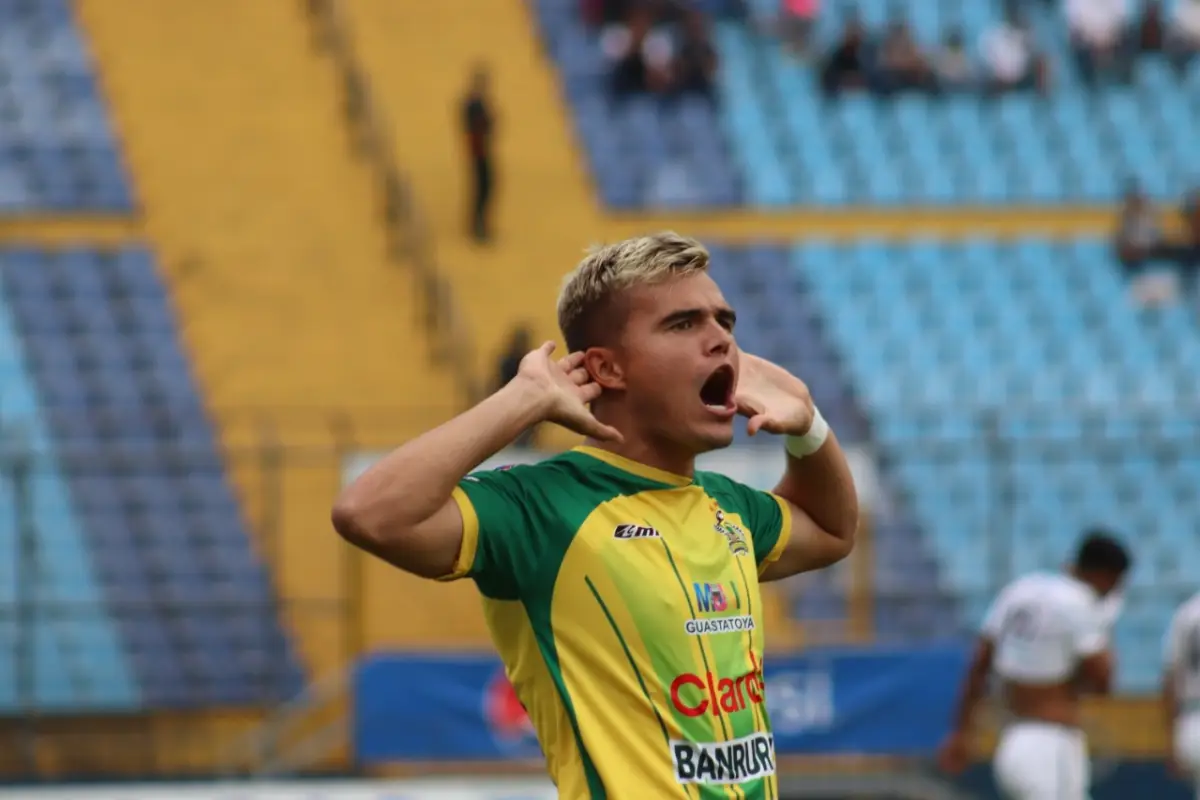 Daniel-Guzmán-Gol-Comunicaciones-Guastatoya-2, 