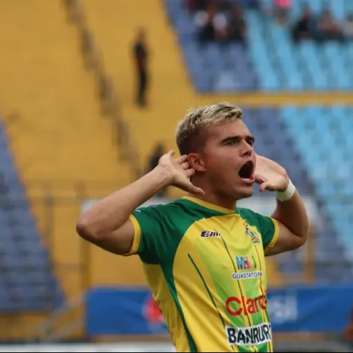 Daniel-Guzmán-Gol-Comunicaciones-Guastatoya-2 ,