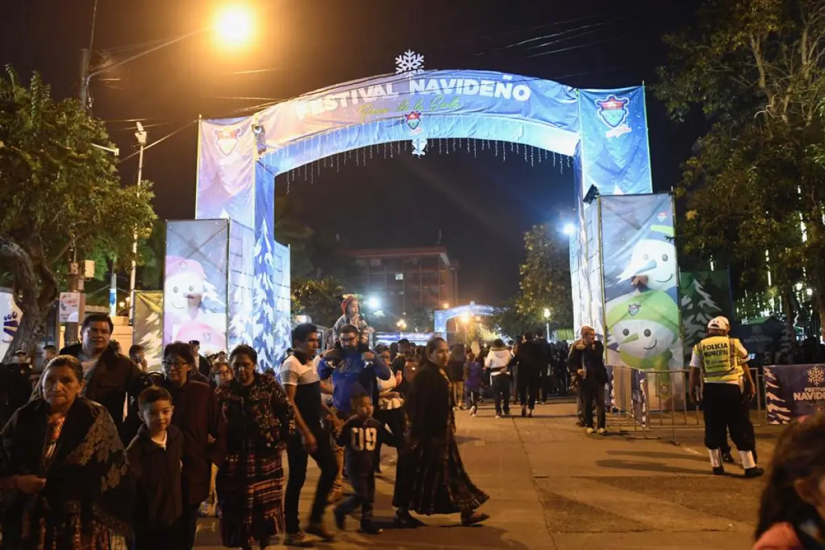 Inauguran el festival navideño del paseo de la sexta