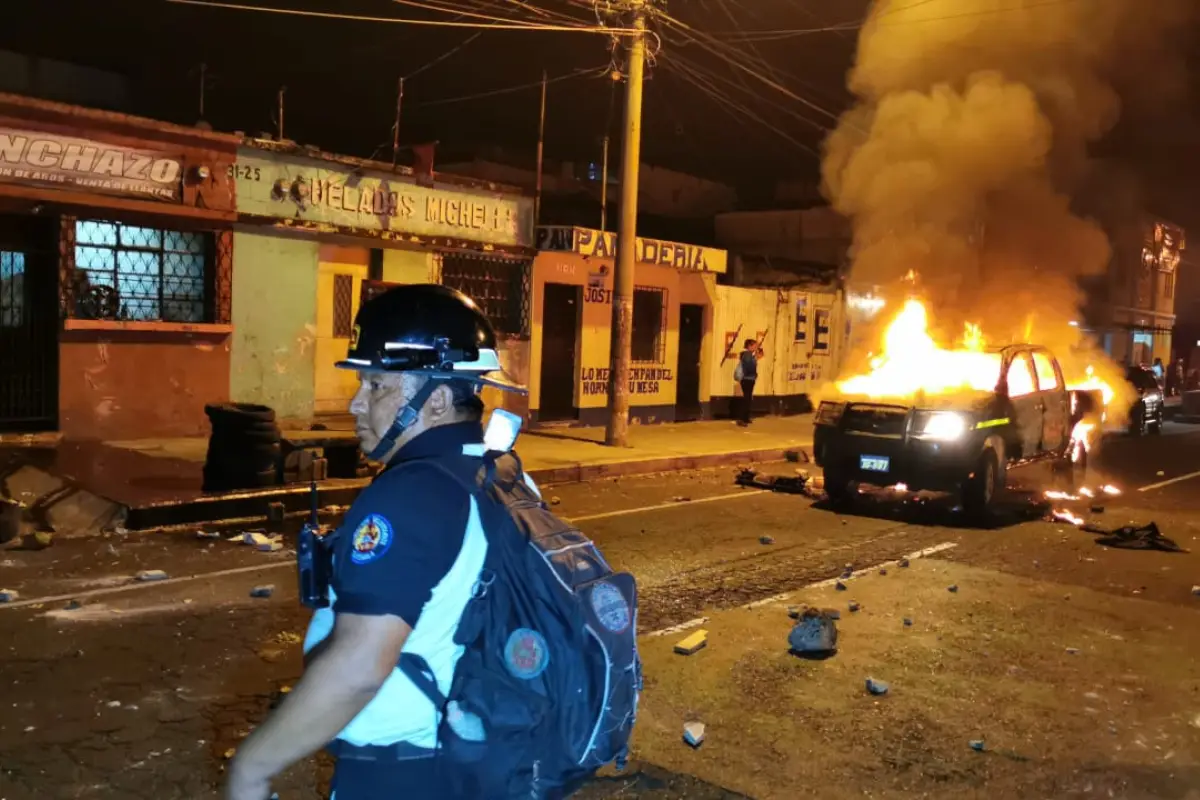 autopatrulla incendiada, 