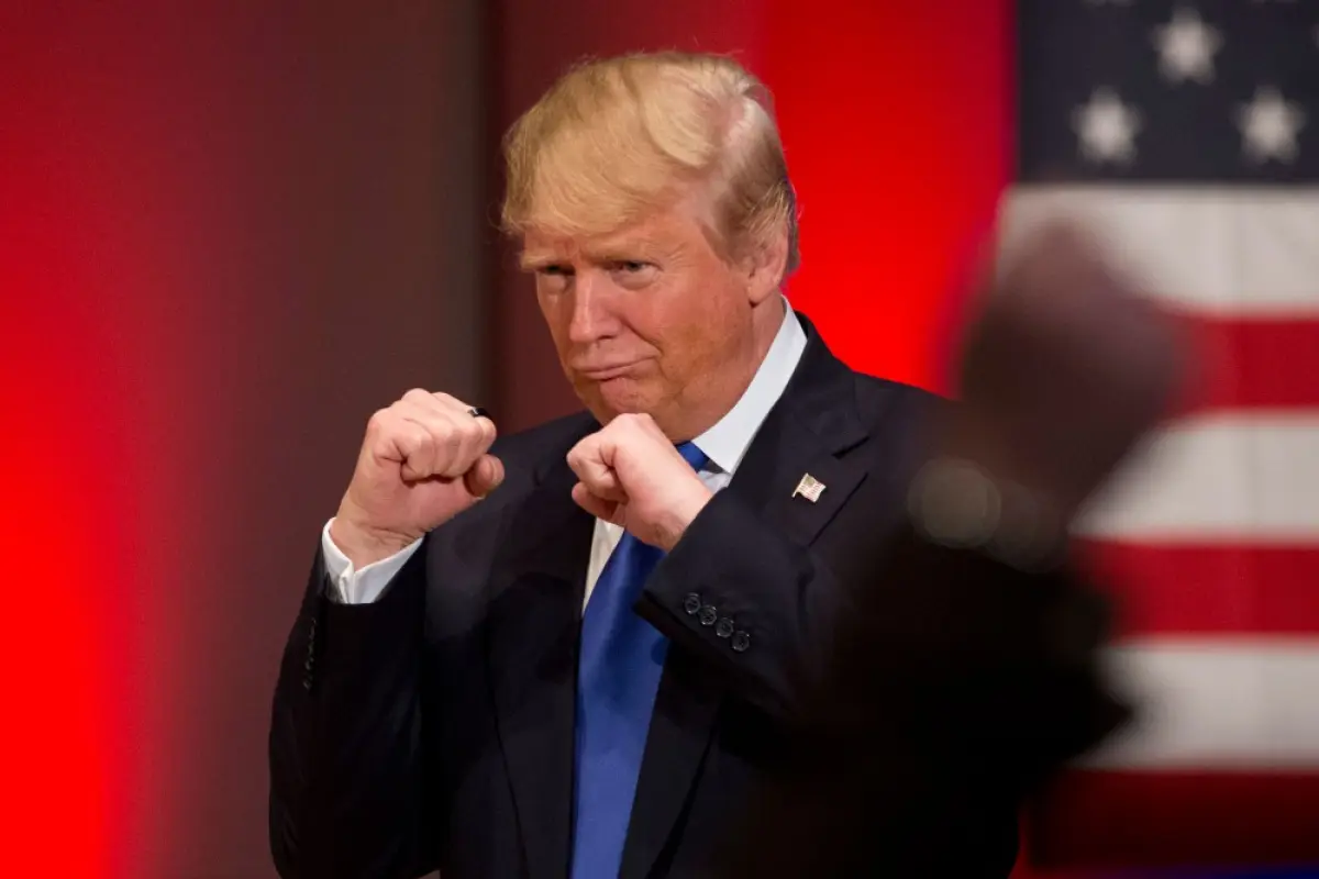 Un intrépido Trump se disfraza de Rocky Balboa, 