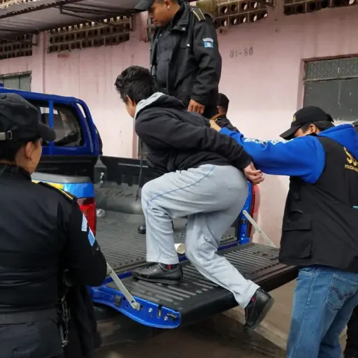 Ansonny Alexander Bin Juárez2 ,