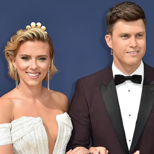 LOS ANGELES, CA - SEPTEMBER 17:  Scarlett Johansson and Colin Jost attend the 70th Emmy Awards - Arrivals at Microsoft Theater on September 17, 2018 in Los Angeles, California.  (Photo by David Crotty/Patrick McMullan via Getty Images)
