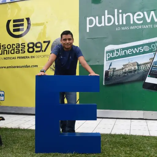 Erick Barrondo estuvo de visita en Emisoras Unidas