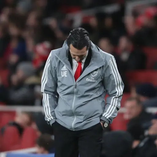 Arsenal despide a Emery ,