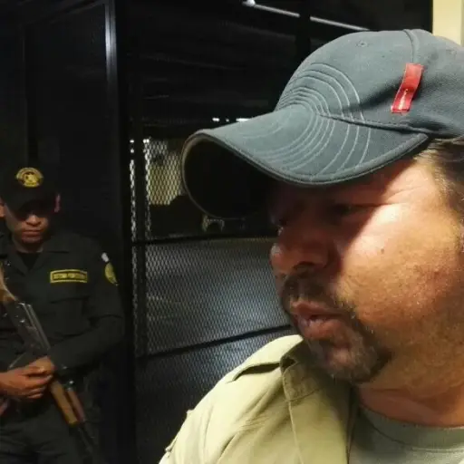 El hijo de Manolito Castillo hizo señalamientos contra cuatro personas. 