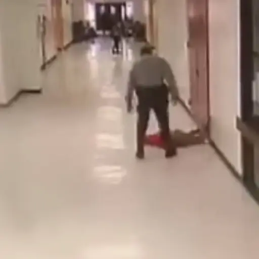 Las autoridades investigan este hecho violento.