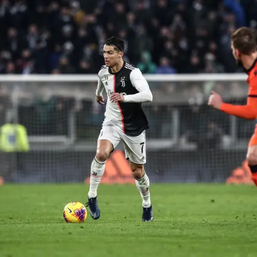 CR7 conduce el balón durante el partido entre la  Juventus y Udinese - Archivo